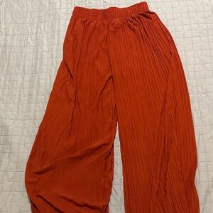 Women's Wide Leg Pleated Pants - Rust